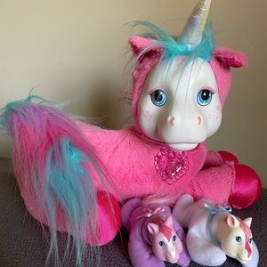 Pony surprise with 2 babies